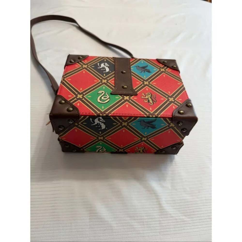 Harry Potter quidditch Trunk Hand Bag Crossbody Bag - Picture 3 of 14